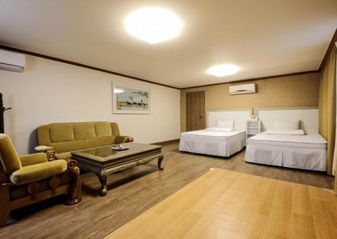 Yangji Park Hotel Чангуон Екстериор снимка