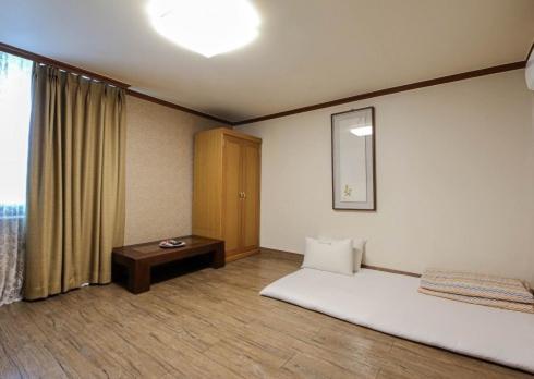 Yangji Park Hotel Чангуон Екстериор снимка