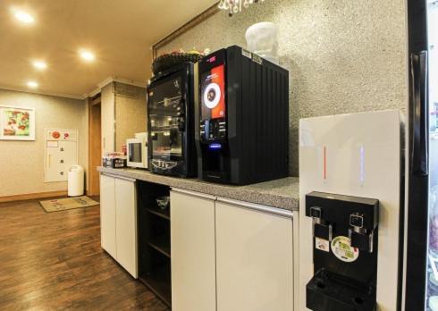 Yangji Park Hotel Чангуон Екстериор снимка